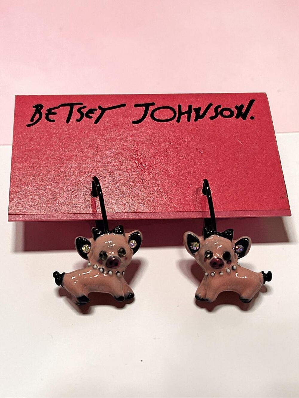🐖Betsey RARE Pink Paris Piglet Dangle Earrings - NWT
